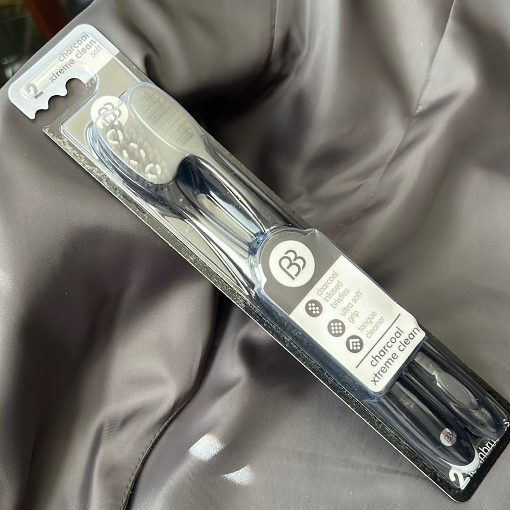 Set of 2 Toothbrushes in 1 pack